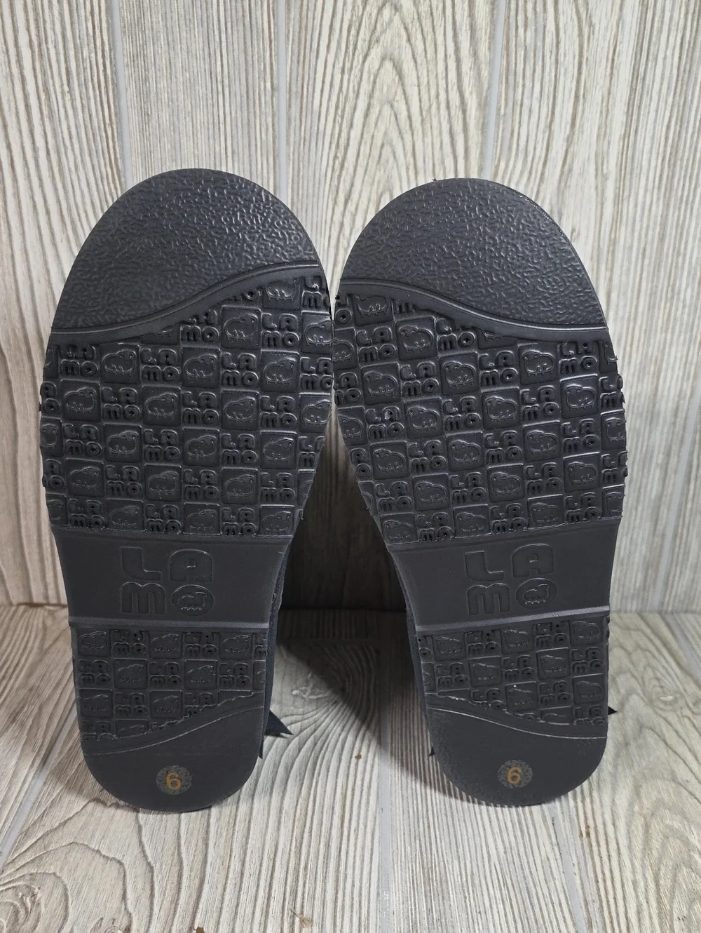 Lamo Adele Charcoal Suede Short Winter Boots Womens Size 6